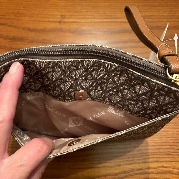 Anne Klein Wristlet NWT - Picture 3 of 5